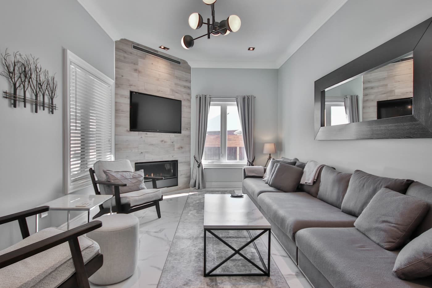 Villa Aurora — living room