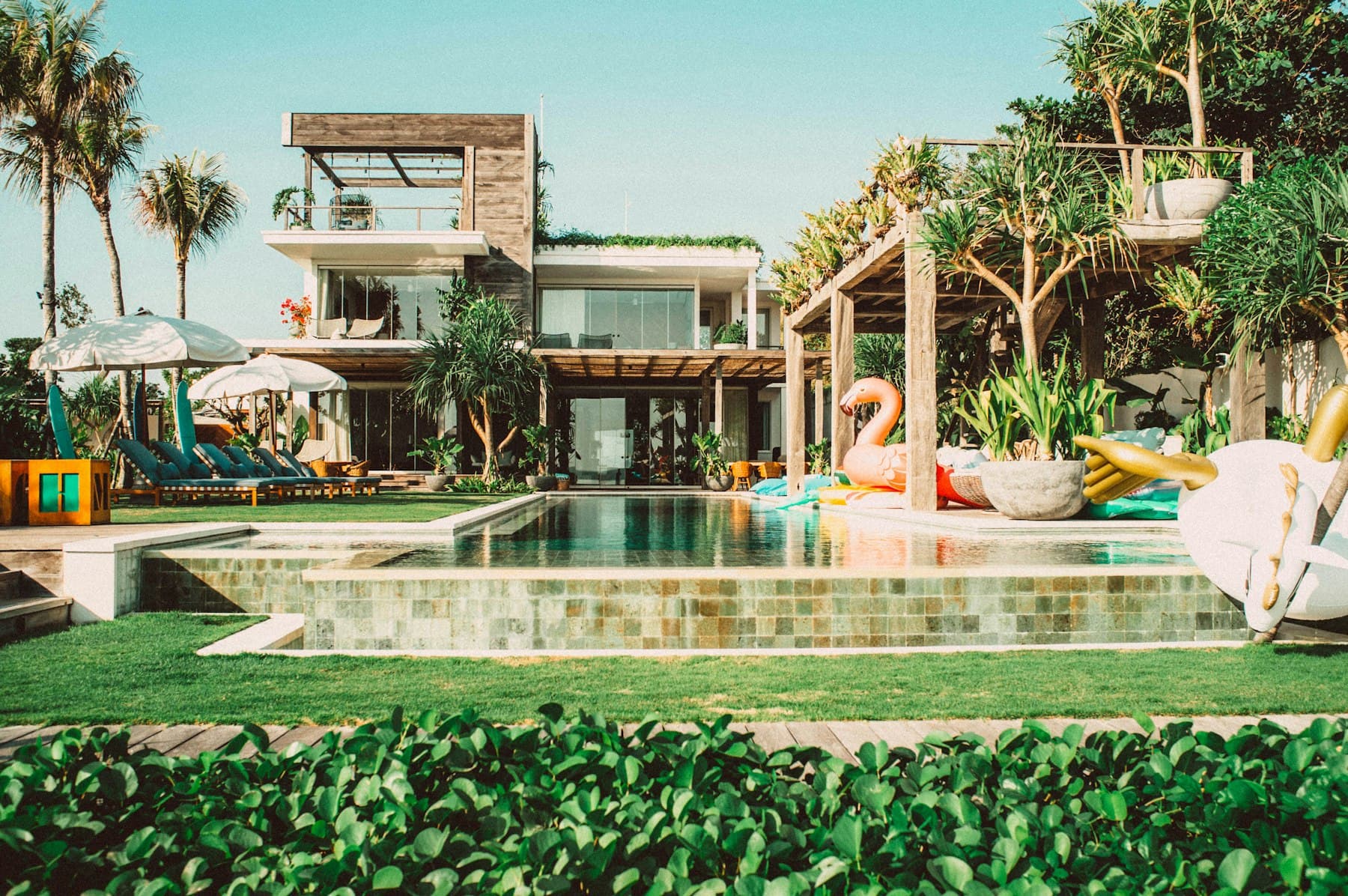Villa Sereno — infinity pool and terrace