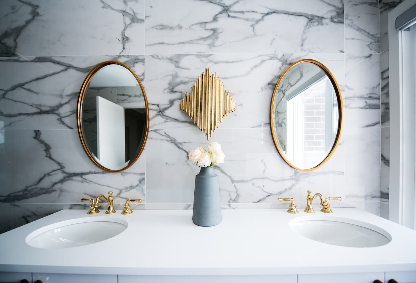 Sereno Mansion — principal bathroom